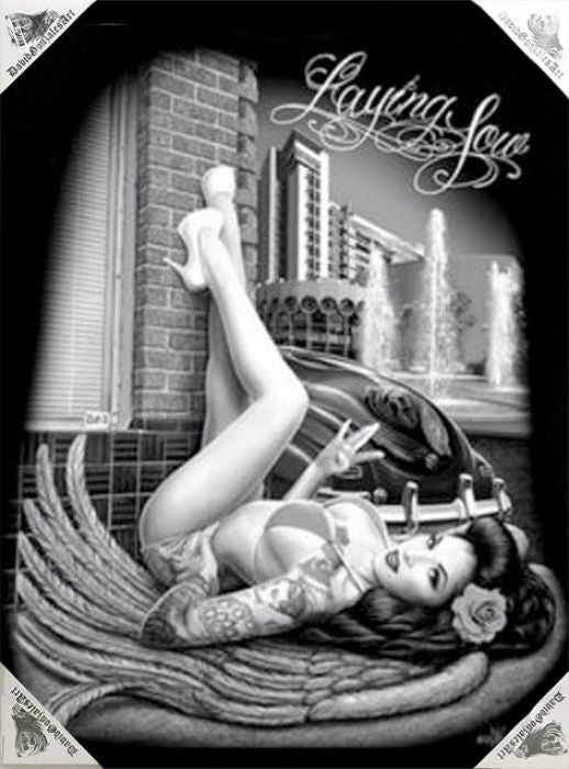 LAYING LOW - Lienzo pequeño - 12" X 16"