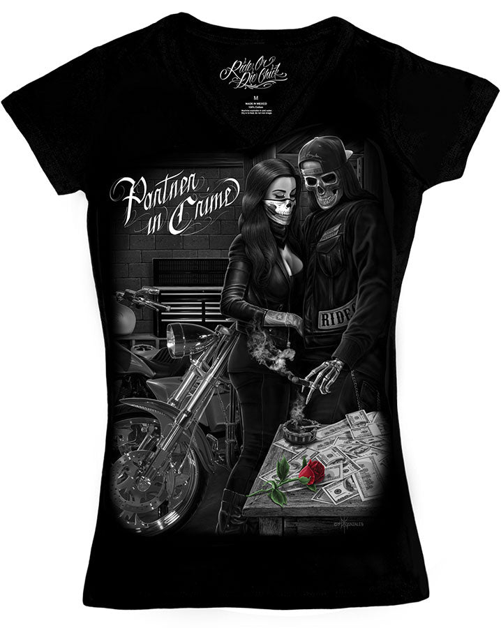 RODC - Socios en el crimen con escote en V