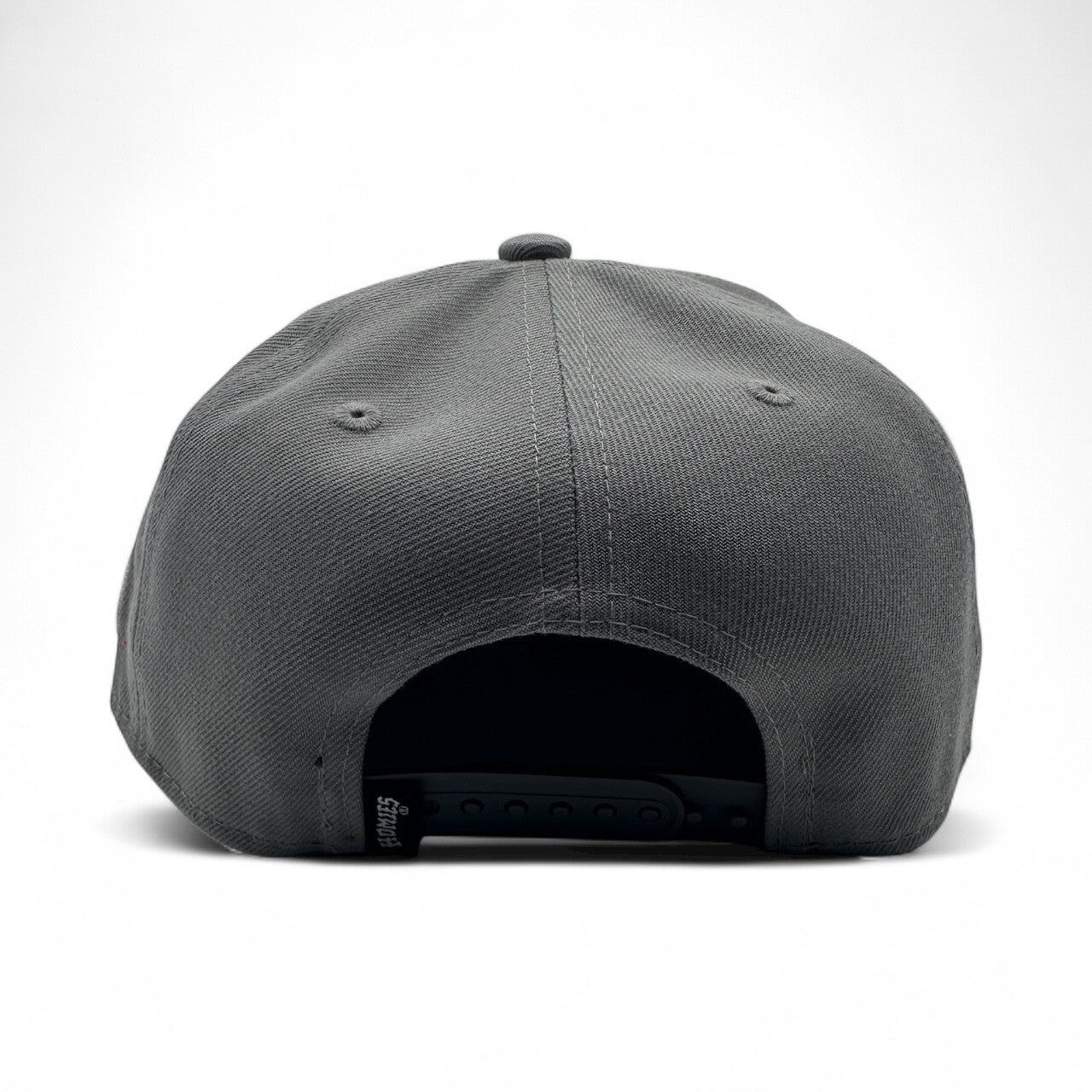 HM™ - SNAPBACK HAT Chrome Logo