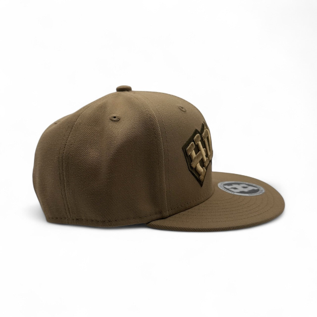 HM™ - SNAPBACK HAT KHAKI