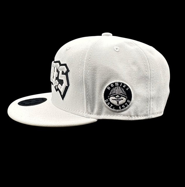 HM™ - SNAPBACK HAT W/B Logo on White
